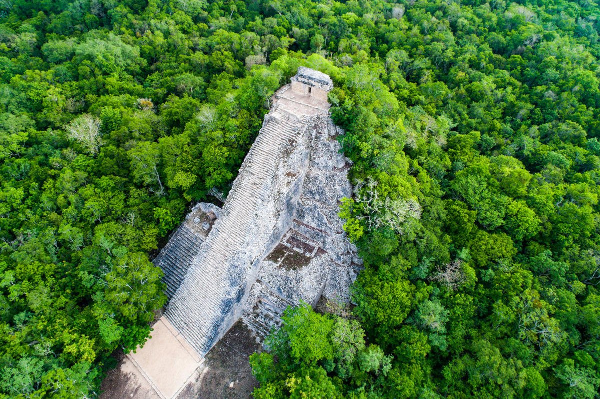 explora el mundo maya de cobá