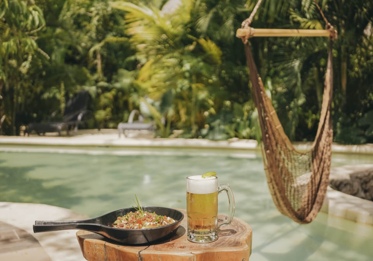 Cervezas artesanales y regionales en aldea cobá